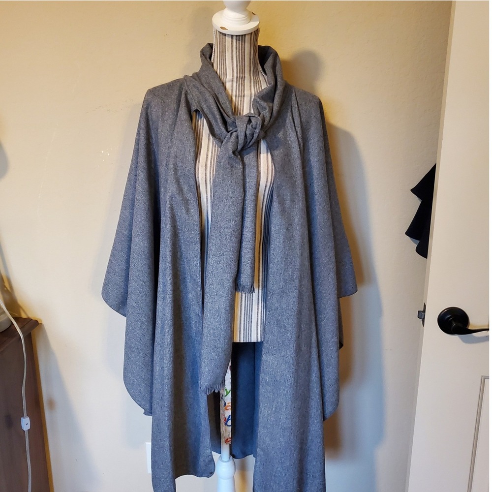 Betmar Vintage Gray Wool Blend Scarf Wrap Cape Made in USA Fringe Trim One Size